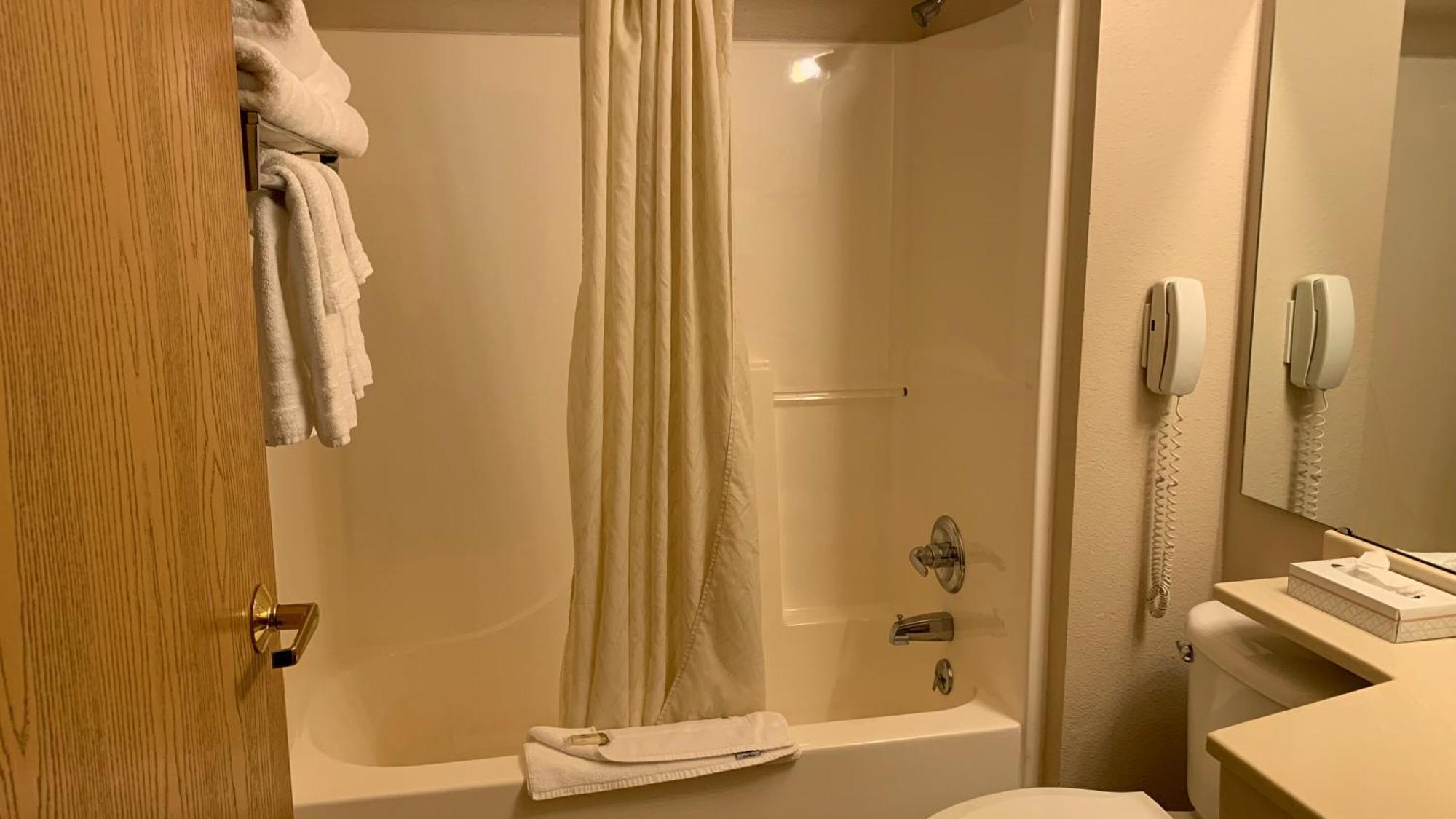 Fairbridge Inn And Suites - Miles City Room photo