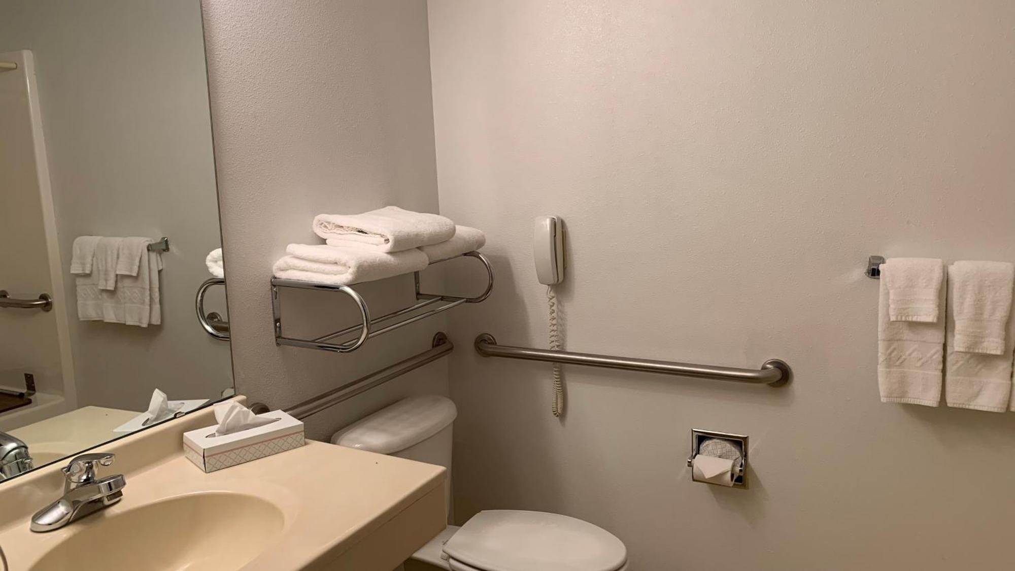 Fairbridge Inn And Suites - Miles City Room photo