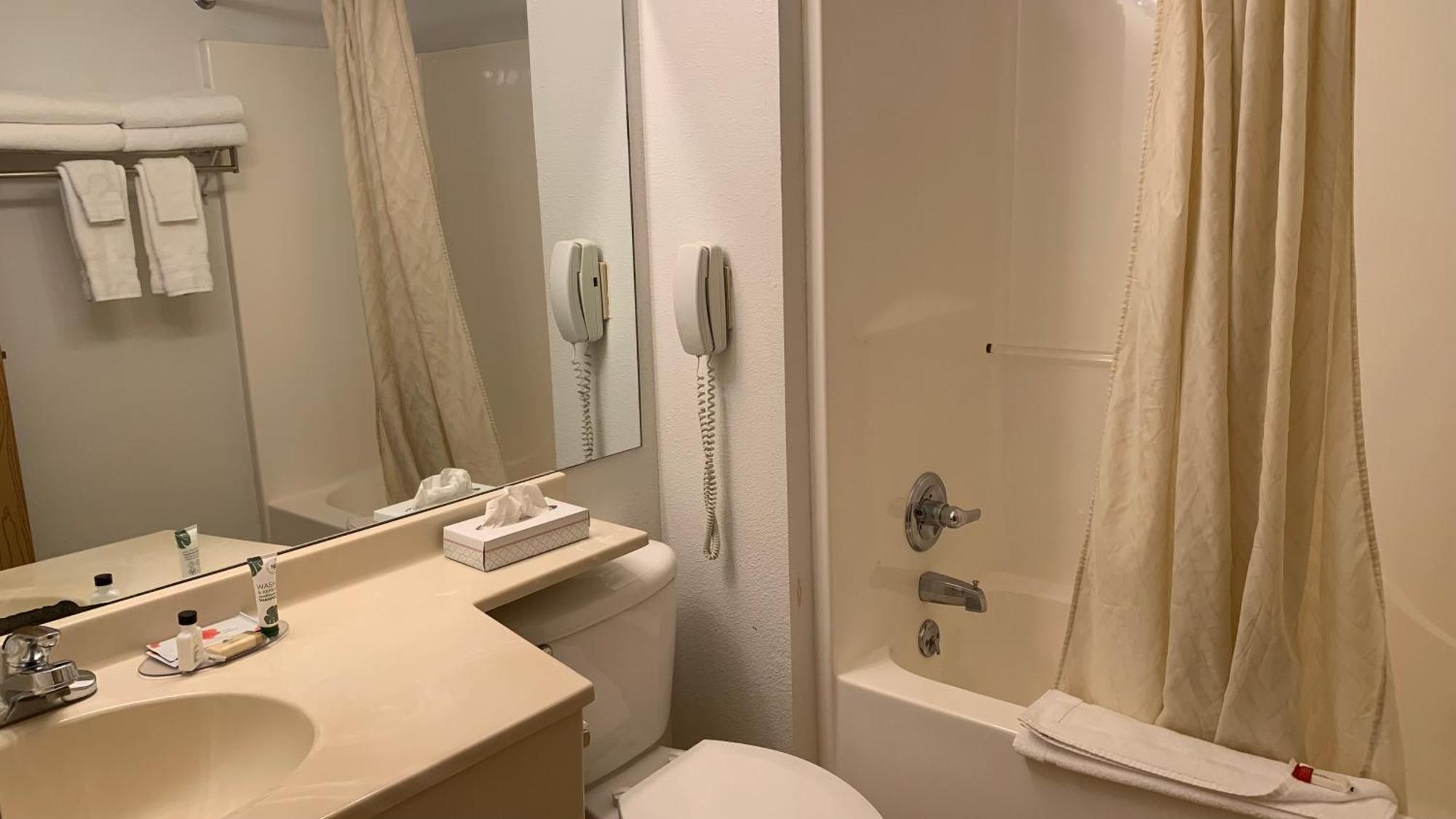 Fairbridge Inn And Suites - Miles City Room photo